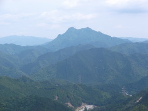 茶臼山～岩古谷山2015、5，24 015